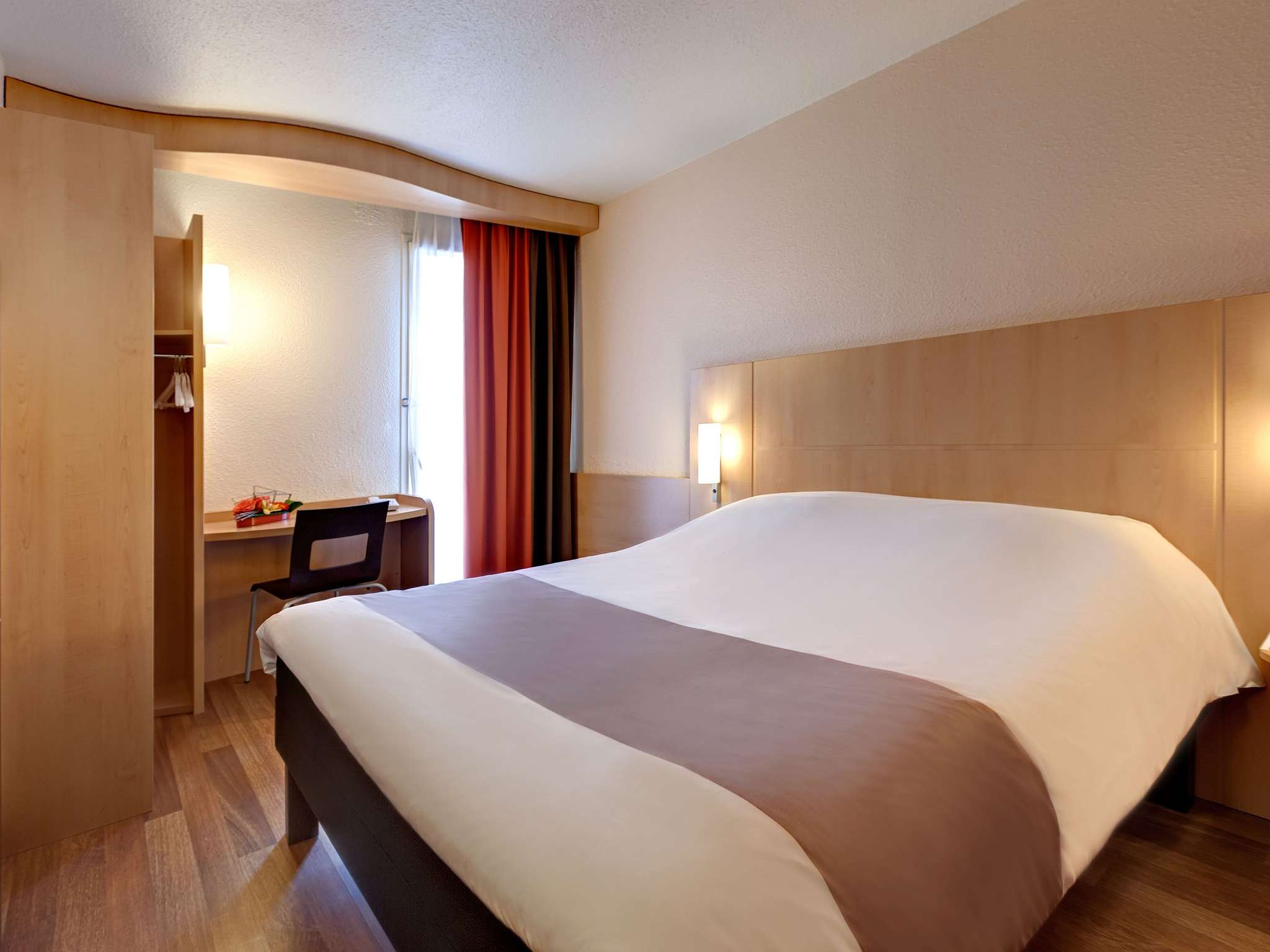 1081 ho 00 p 2048x1536