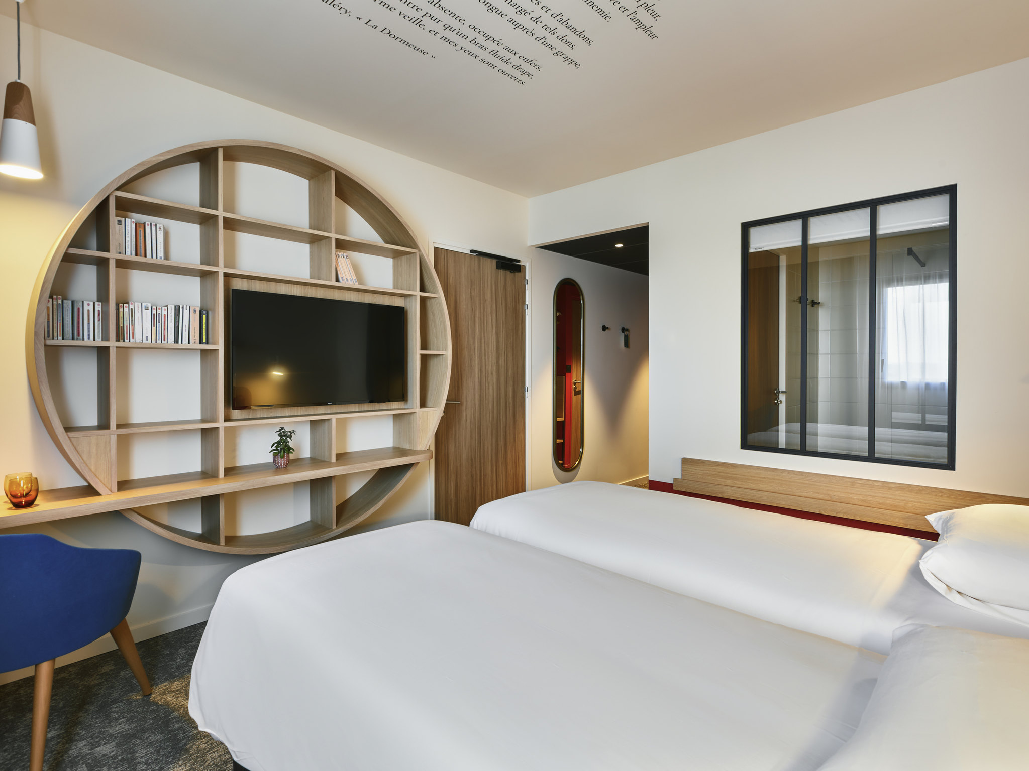 ibis styles la roche sur yon